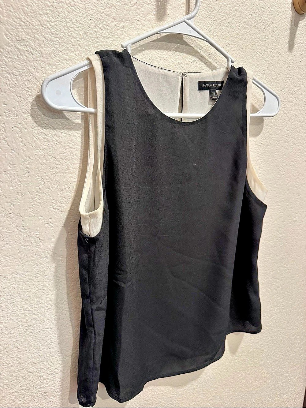 Banana Republic Black Sleeveless Blouse Top Size XS Like New